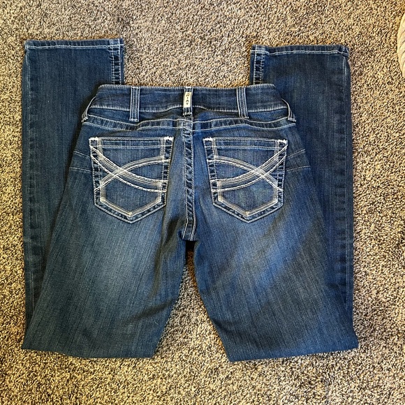 Woman’s Ariat Jeans - Picture 2 of 5